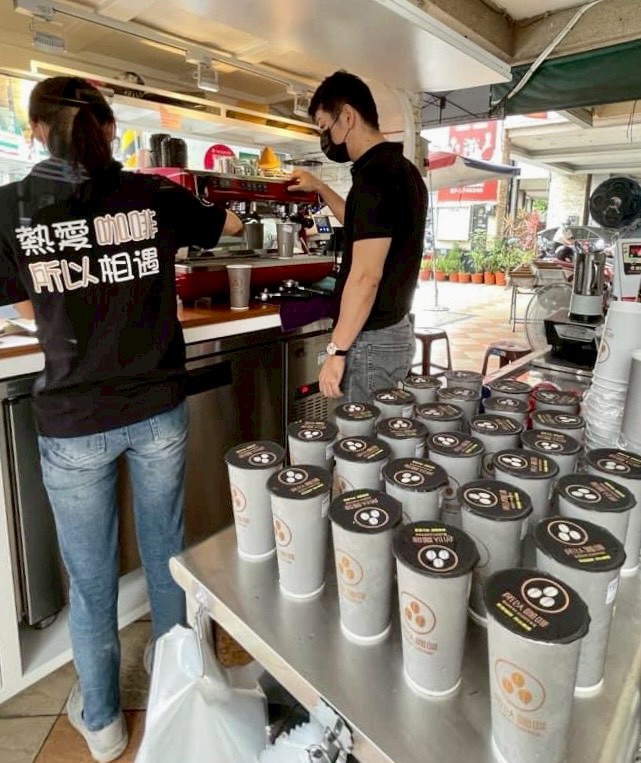 餐車實景與外帶杯